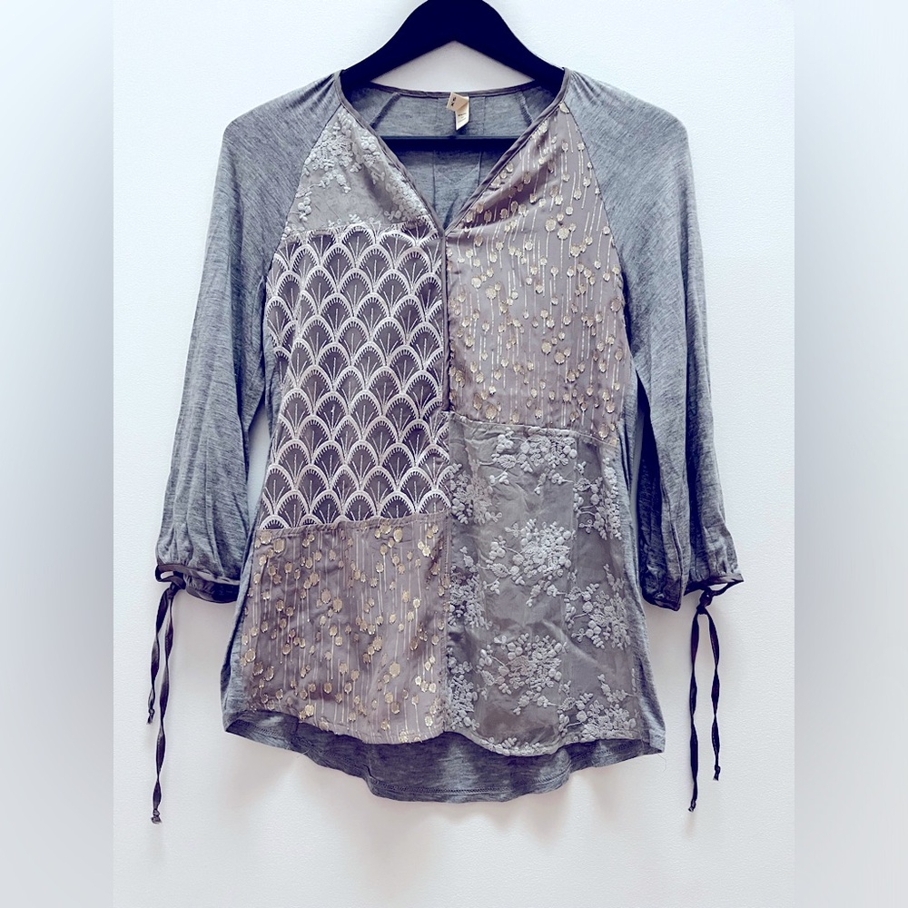 Anthropologie Tiny Mixed Media Patchwork Gray Top… - image 2